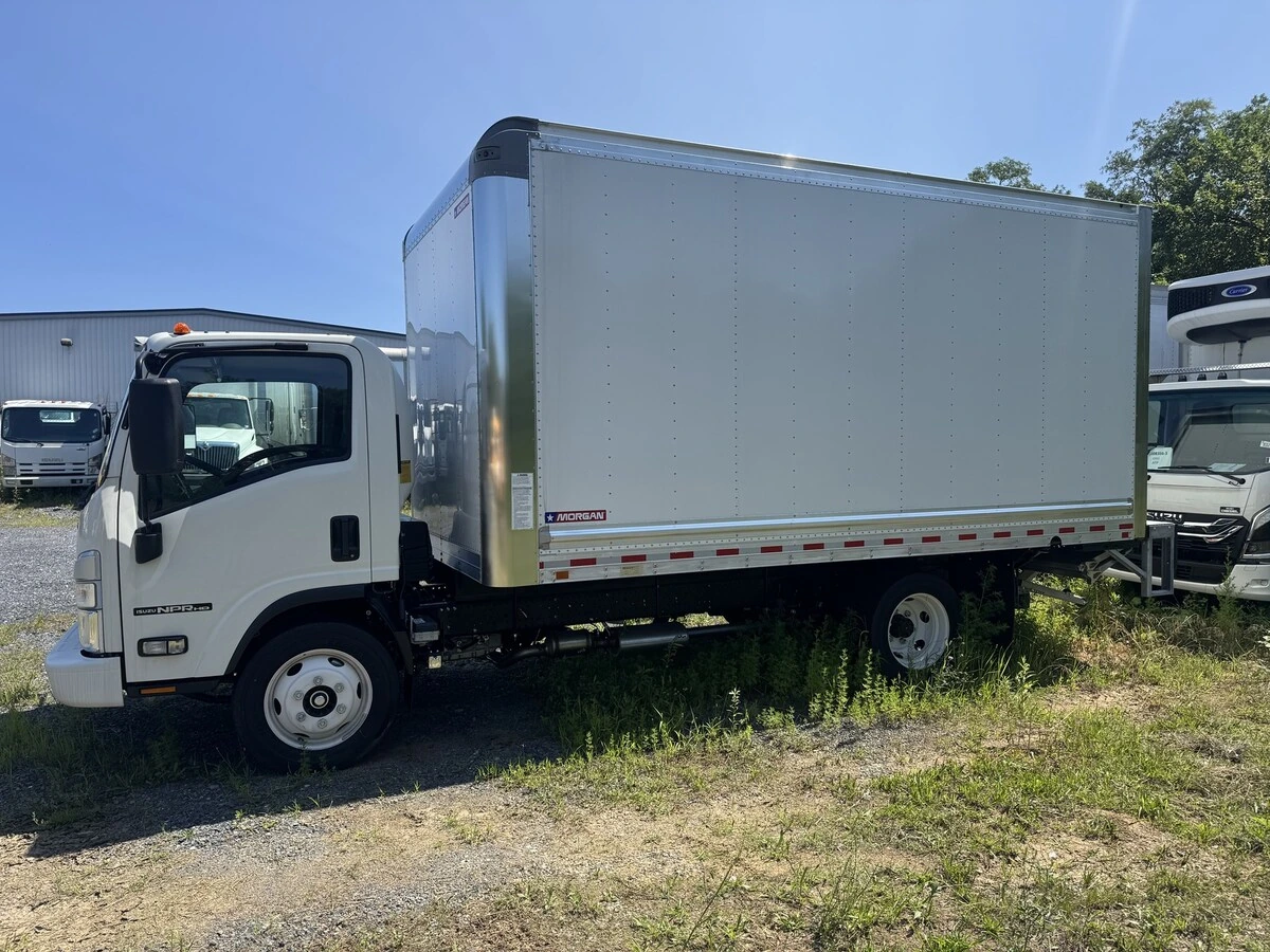 2025 Isuzu NPR in Harrisburg, PA — photo 2