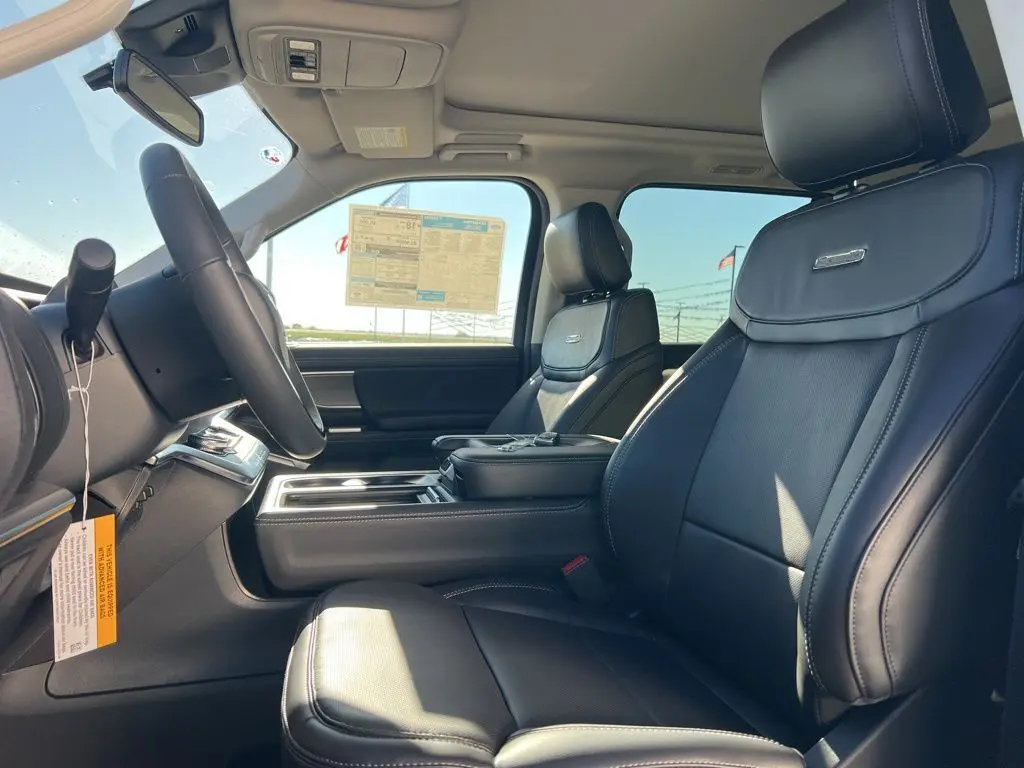 2025 Ford Expedition Platinum photo 14