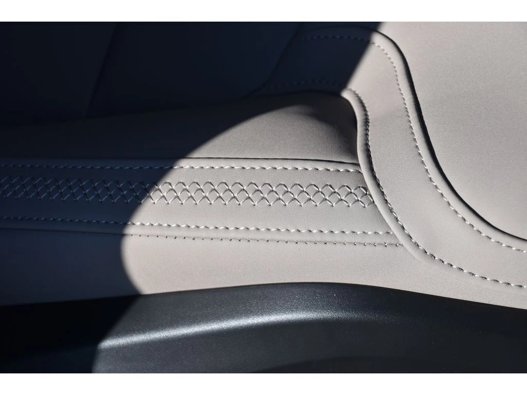 2026 Volvo - image 33