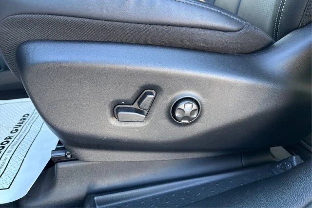 2026 Chrysler Pacifica Select - Photo 18