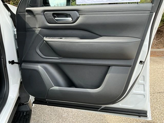 2026 Nissan Armada SV - Photo 29