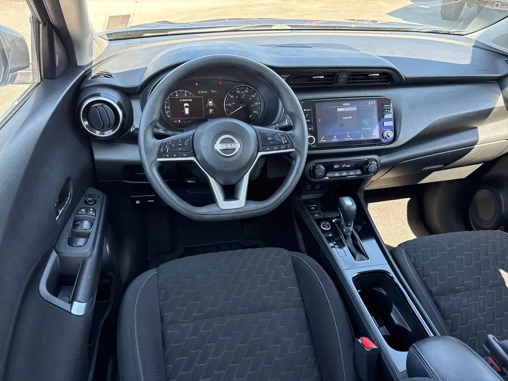 2022 Nissan Kicks SV photo 10