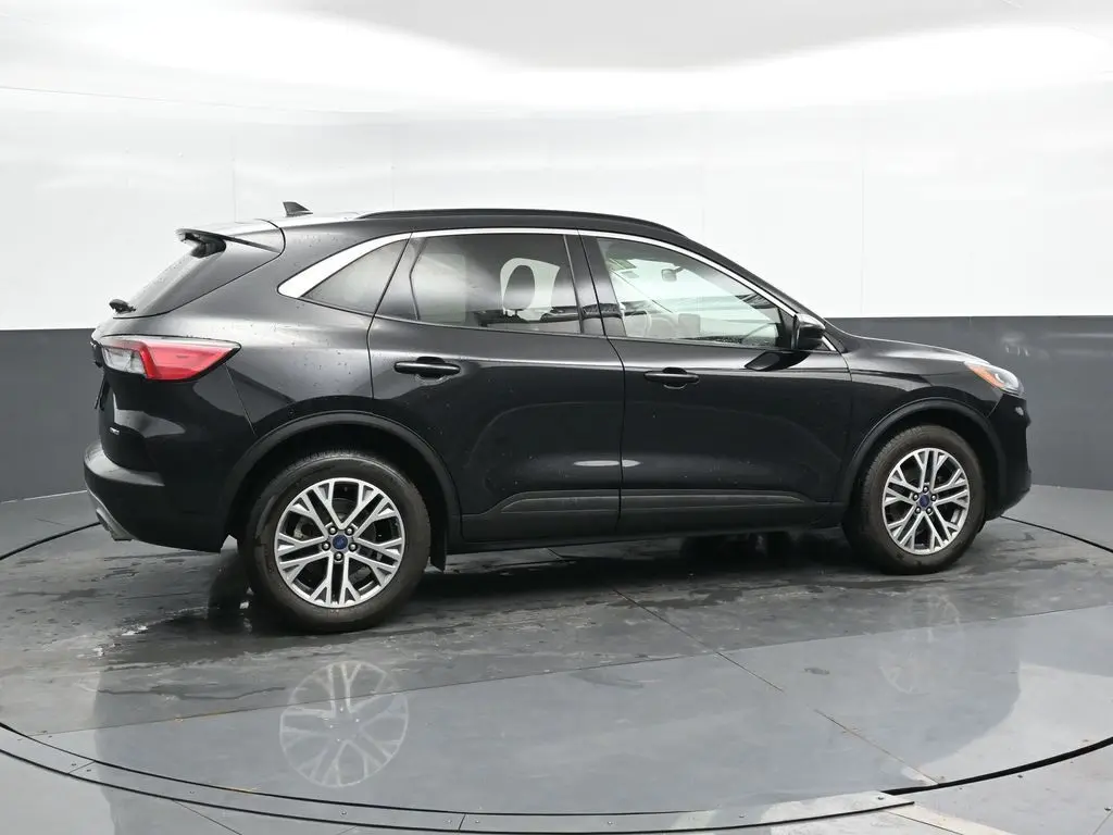 Used 2022 Ford Escape SEL with VIN 1FMCU9H62NUA70383 for sale in Sycamore, IL