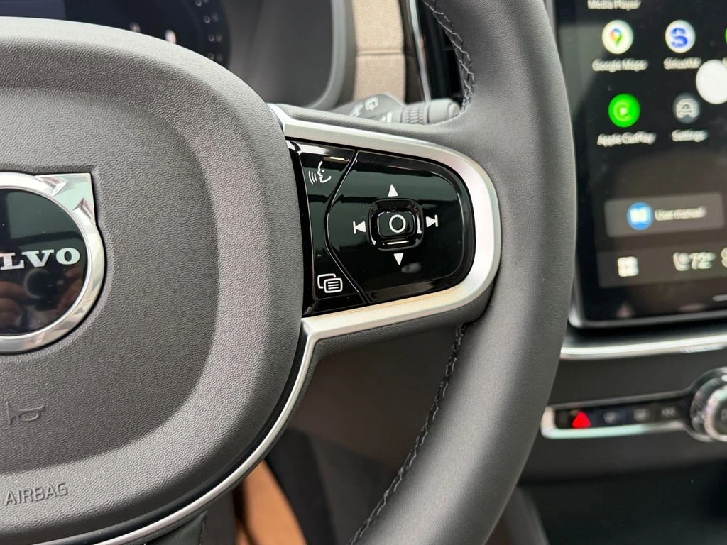 2026 Volvo - image 17