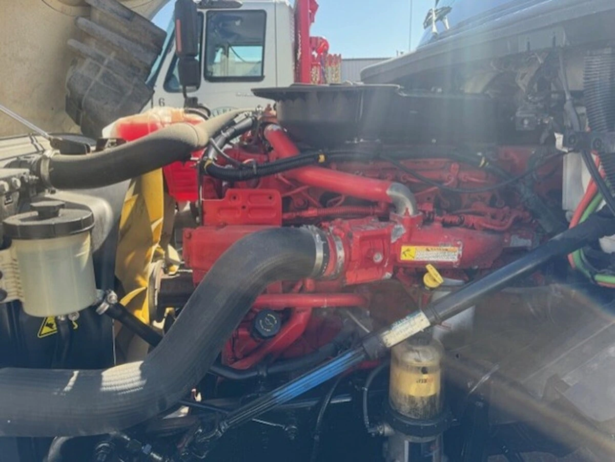 2018 International LT in Dodge City, KS — photo 4