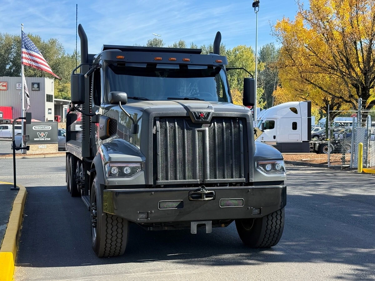 2027 Western Star 49X — photo 3