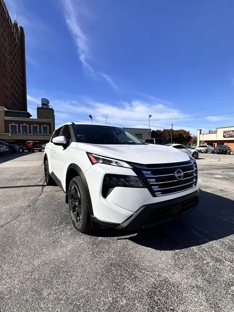 2024 Nissan Rogue SV photo 2