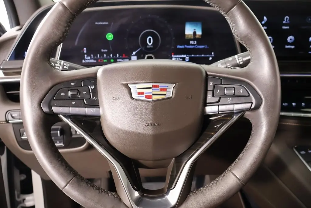 2023 Cadillac Escalade ESV Sport photo 3