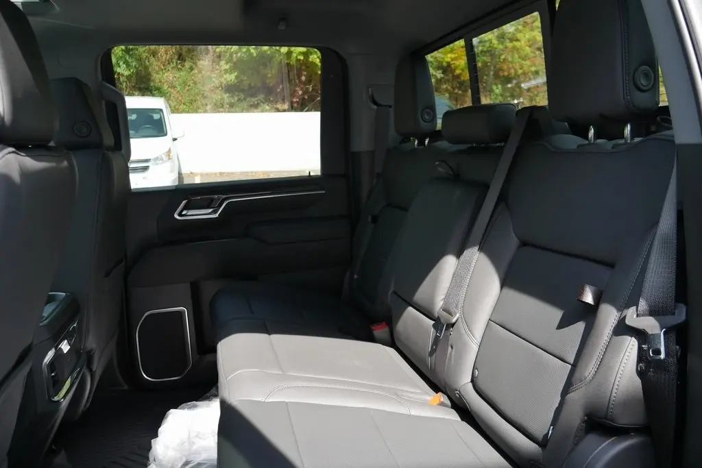 2026 Chevrolet Silverado LTZ photo 27