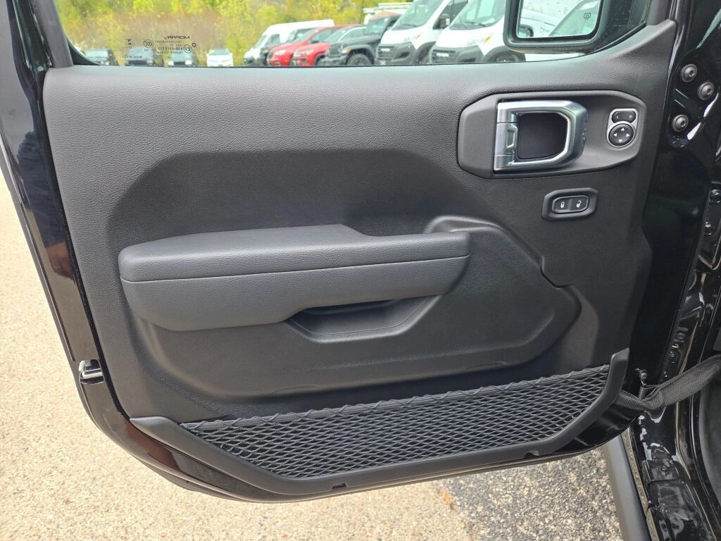 2026 Jeep Wrangler 4-Door Willys - Photo 18
