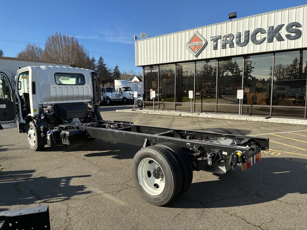 2026 Isuzu NRR in Seattle, WA — photo 5
