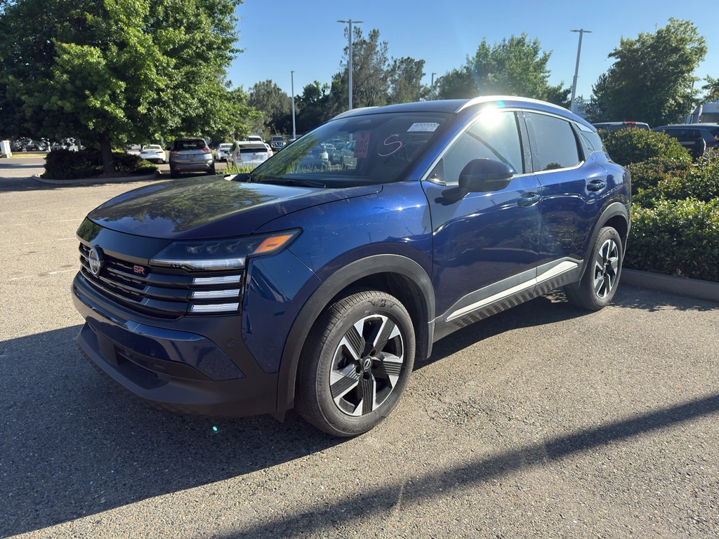 2025 Nissan Kicks 2.0 SR's photo