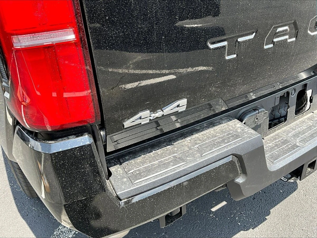 2026 Toyota Tacoma SR5 - Photo 13