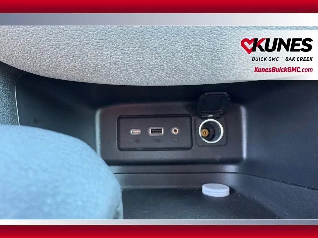 2024 Chevrolet Equinox LT photo 16