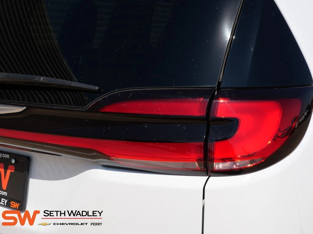 2023 Chrysler Pacifica Touring - Photo 8