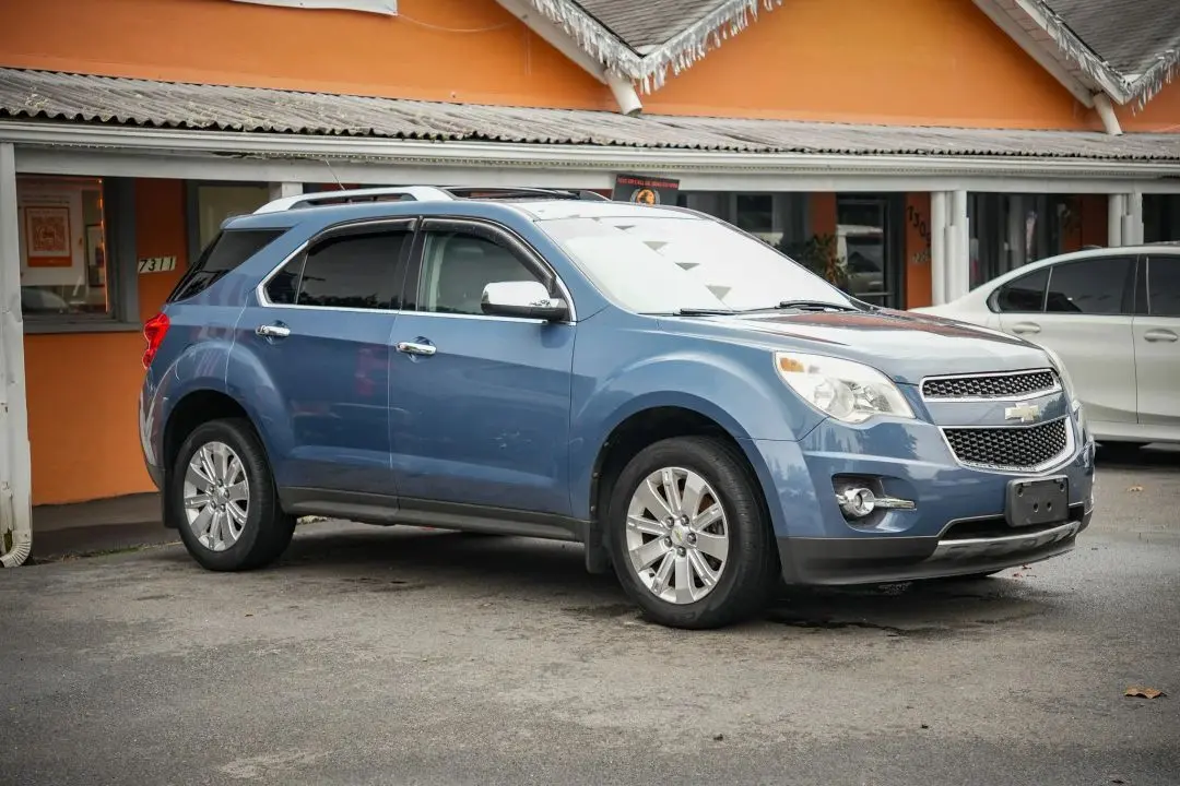 2011 Chevrolet Equinox LT photo 30