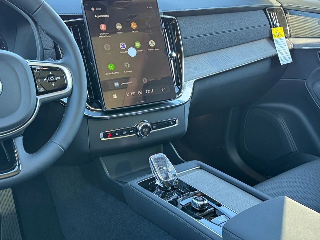 2026 Volvo - image 12