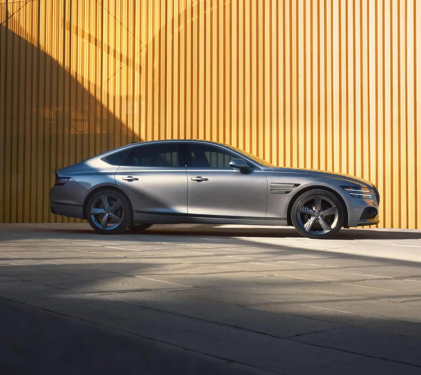 Genesis G80 vs. Lexus ES 350: Size, Dimensions & Cargo