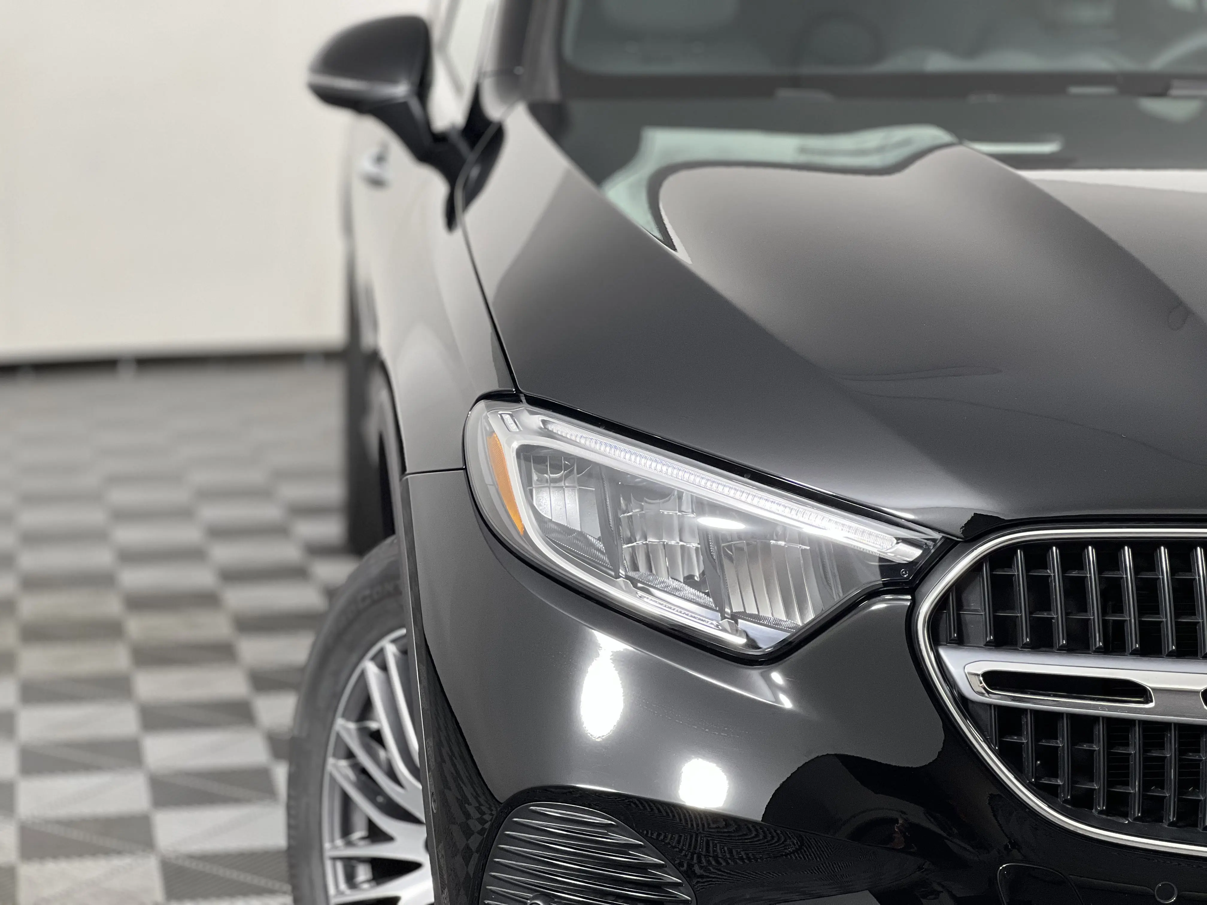 2026 Mercedes Benz GLC 300 4MATIC photo 3