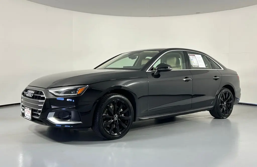 2022 Audi A4 40 Premium Quattro photo 3