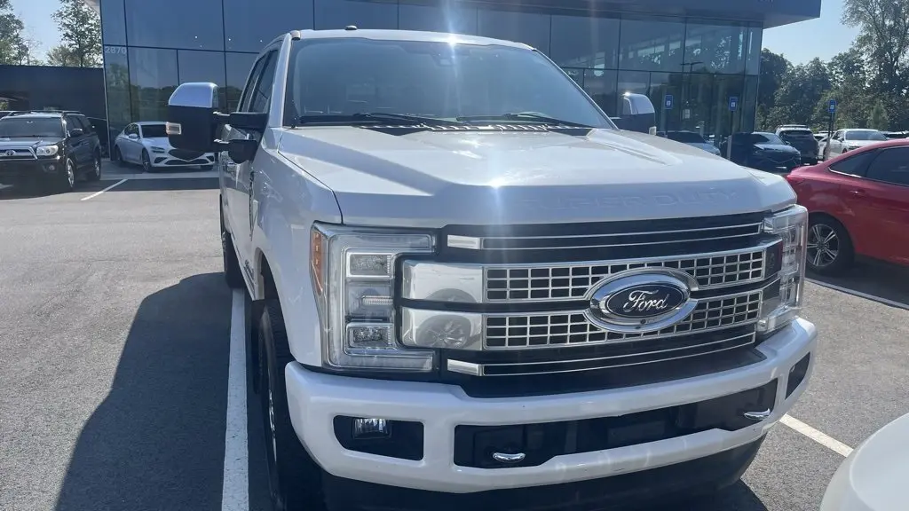 2017 Ford F-250 Platinum photo 2