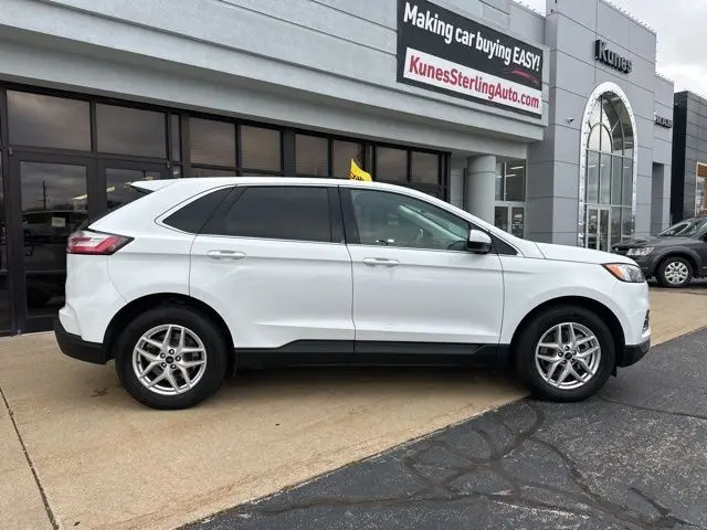 2024 Ford Edge SEL photo 2