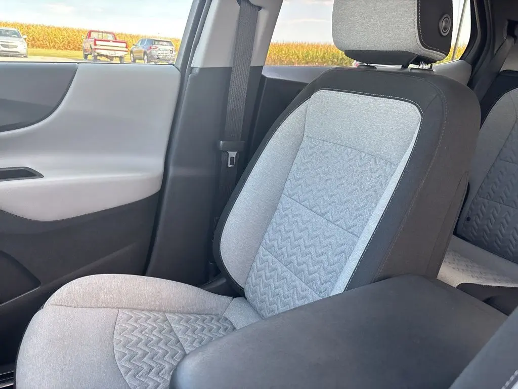 2024 Chevrolet Equinox LT photo 24