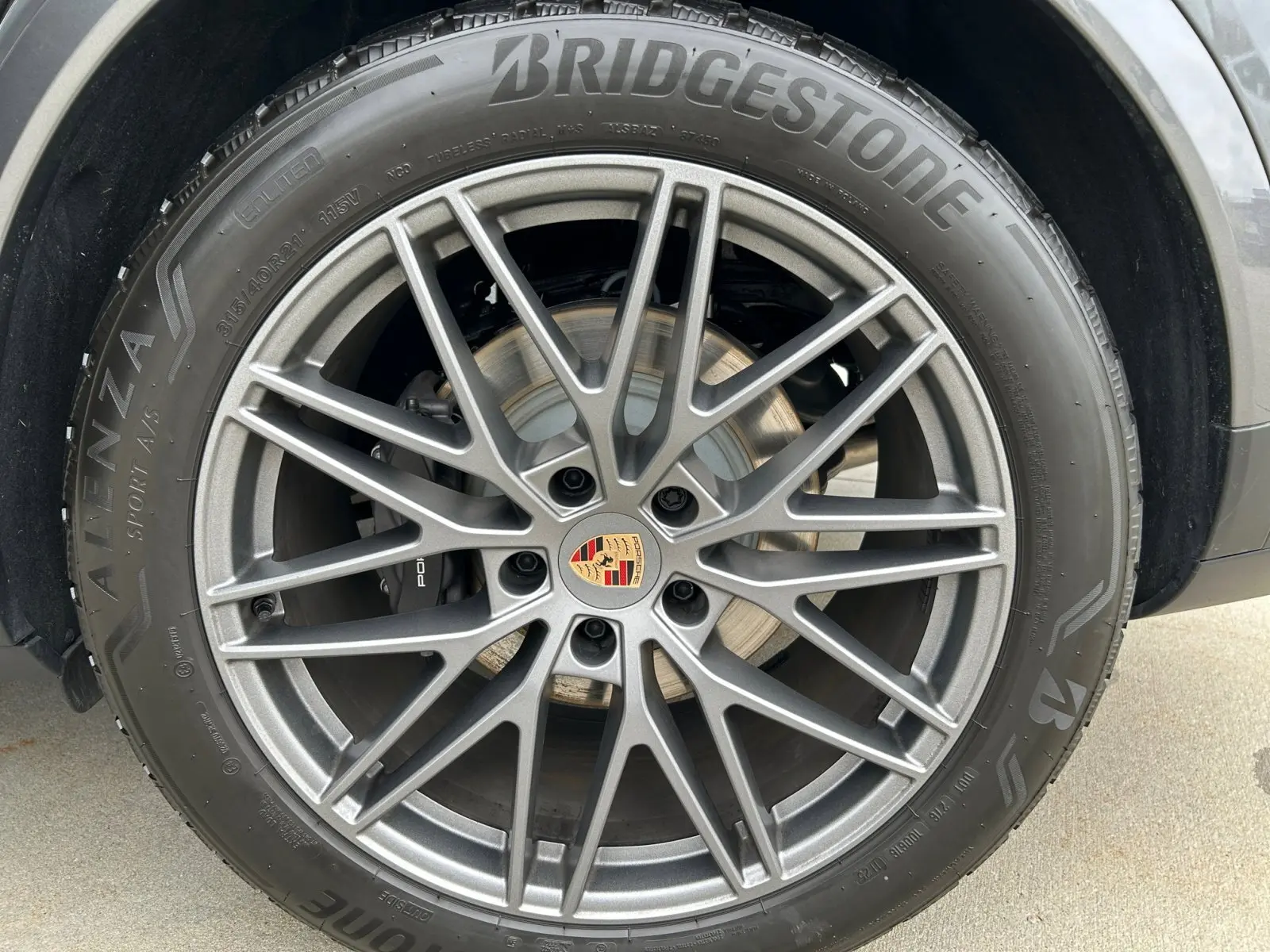 2025 Porsche Cayenne Coupe Base photo 20