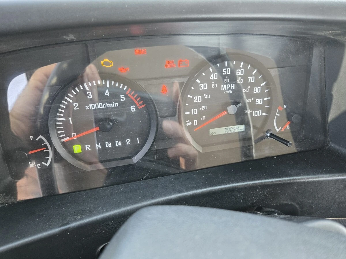 2023 Isuzu NPR - image 9