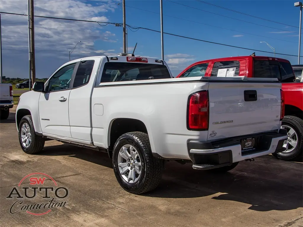 2022 Chevrolet Colorado LT photo 3