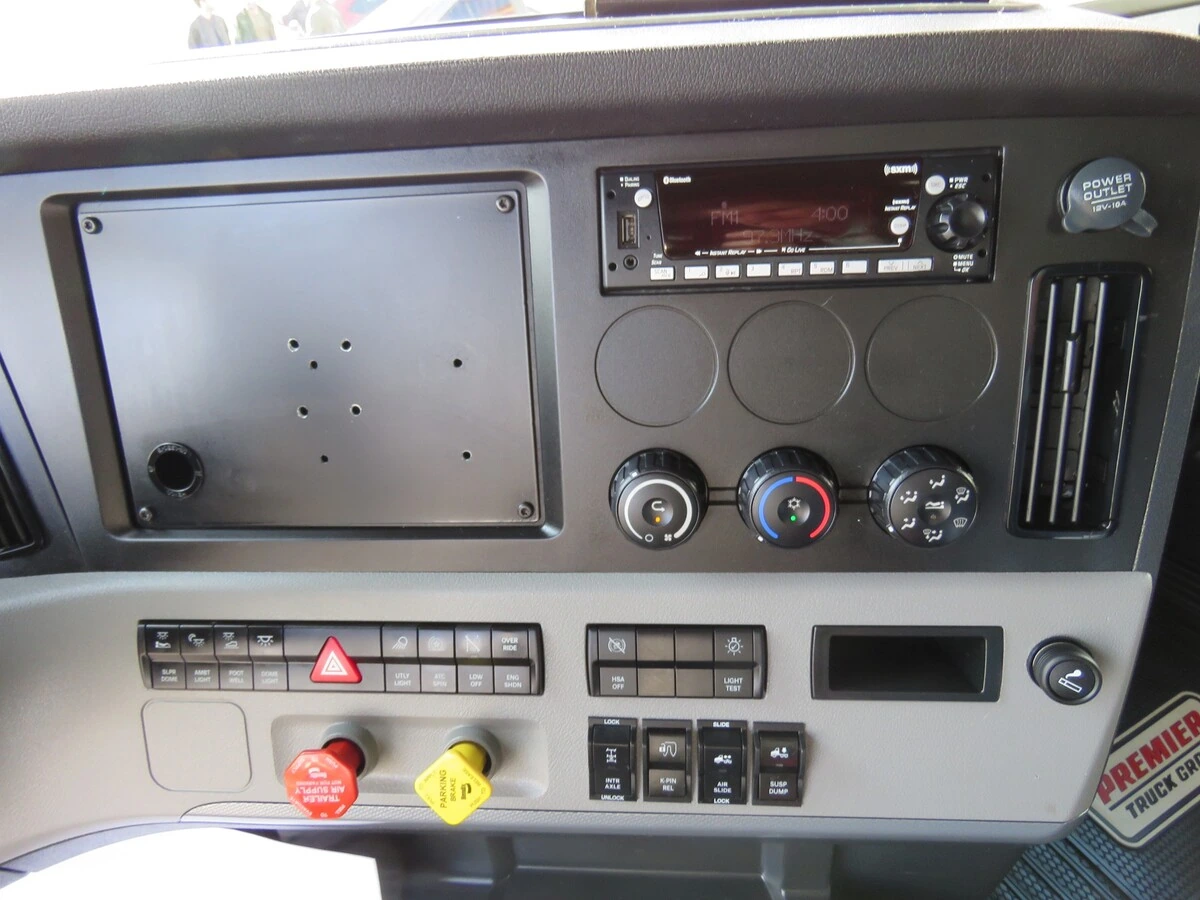 2022 Freightliner Cascadia - image 20