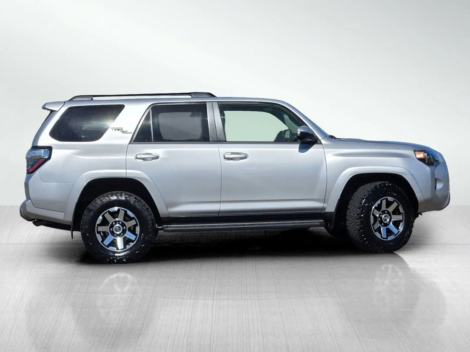 2019 Toyota 4Runner TRD Off-Road photo 3