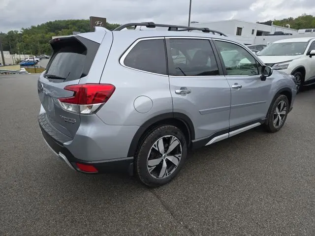 2019 Subaru Forester Touring photo 5