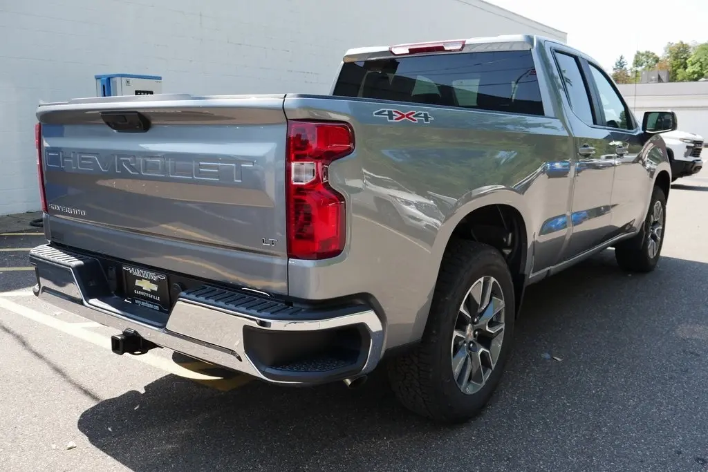 2026 Chevrolet Silverado LT photo 5