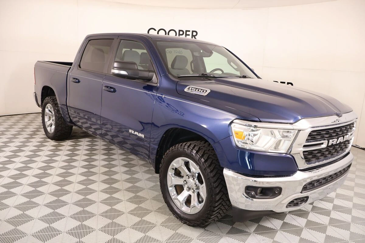 2022 RAM 1500 Big Horn/Lone Star 4x4 Crew Cab 5'7's photo