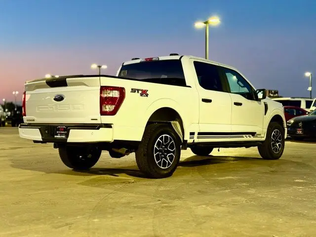 2022 Ford F-150 XL STX photo 2