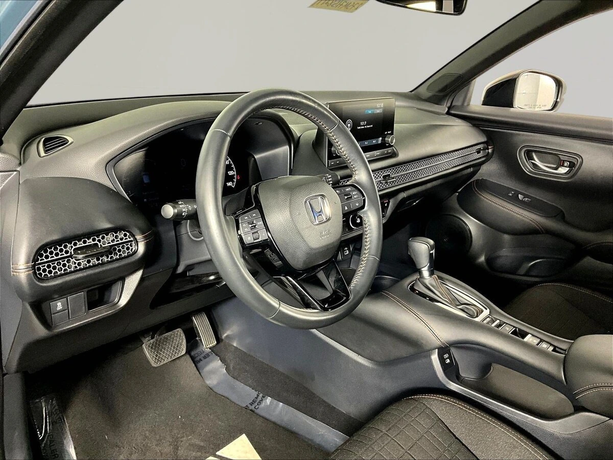 2025 Honda HR-V Sport - Photo 17