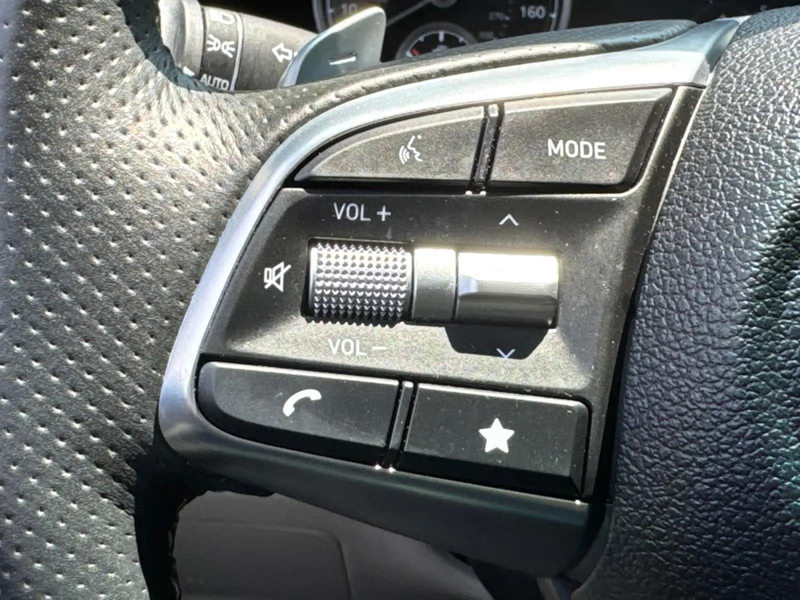 2022 Genesis G70 2.0T photo 21