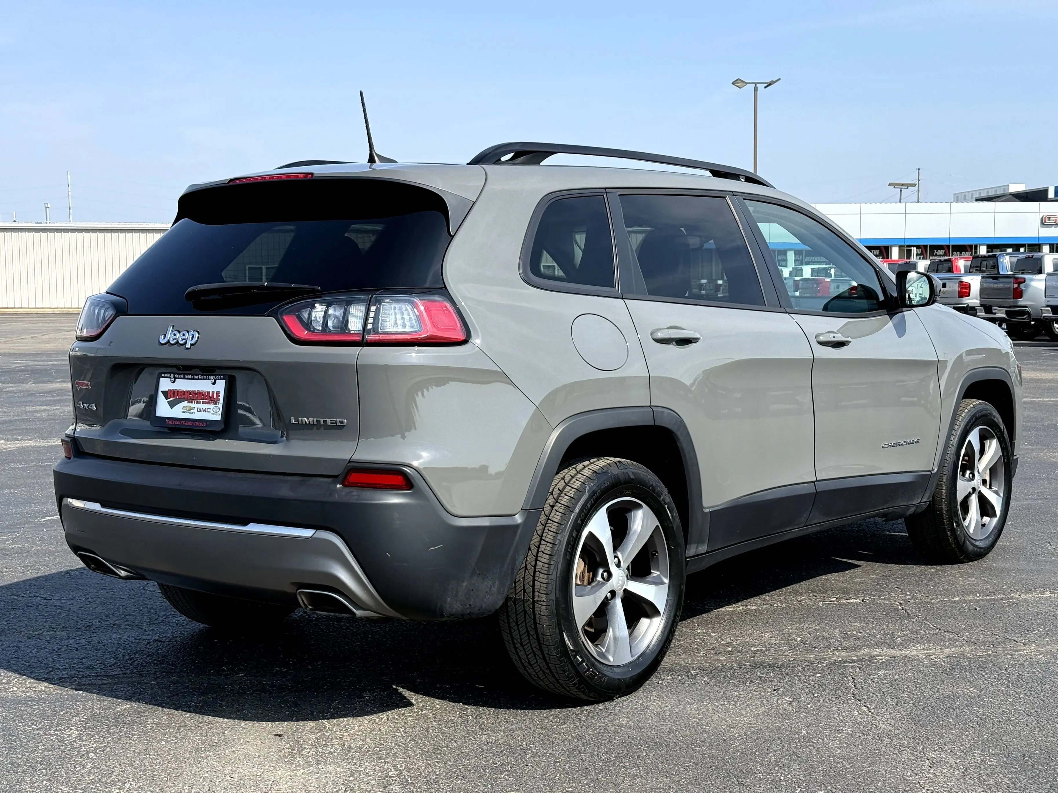 2022 Jeep Cherokee Limited photo 2