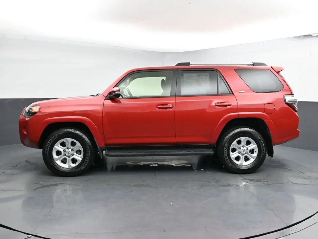 2024 Toyota 4Runner SR5 Premium 4WD photo 4
