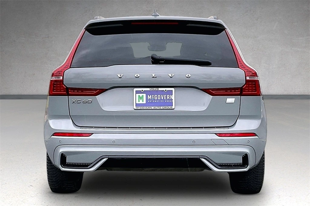 2024 Volvo - image 5