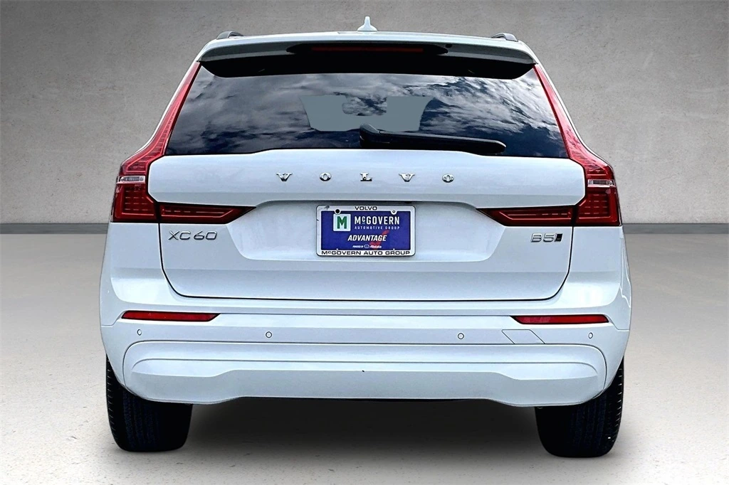 2023 Volvo - image 5