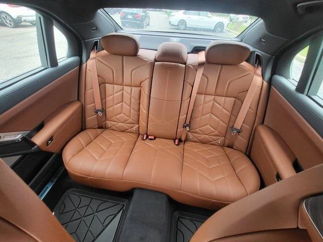 2026 BMW 7 Series 750e - Photo 12