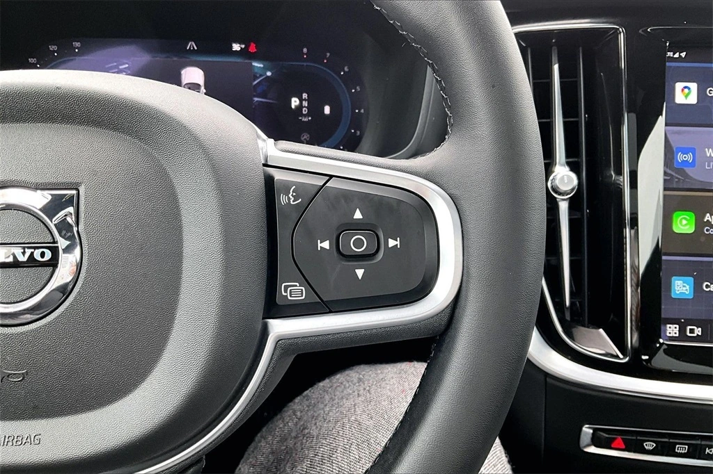 2023 Volvo - image 12