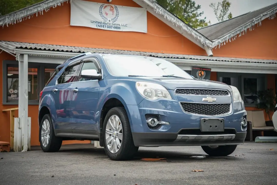 2011 Chevrolet Equinox LT photo 2
