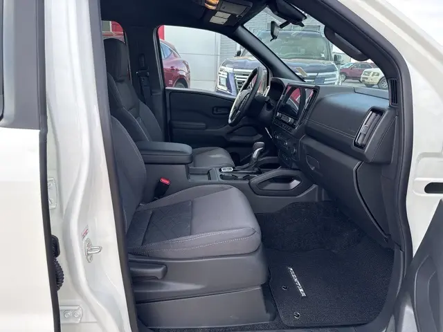 2026 Nissan Frontier SV photo 11