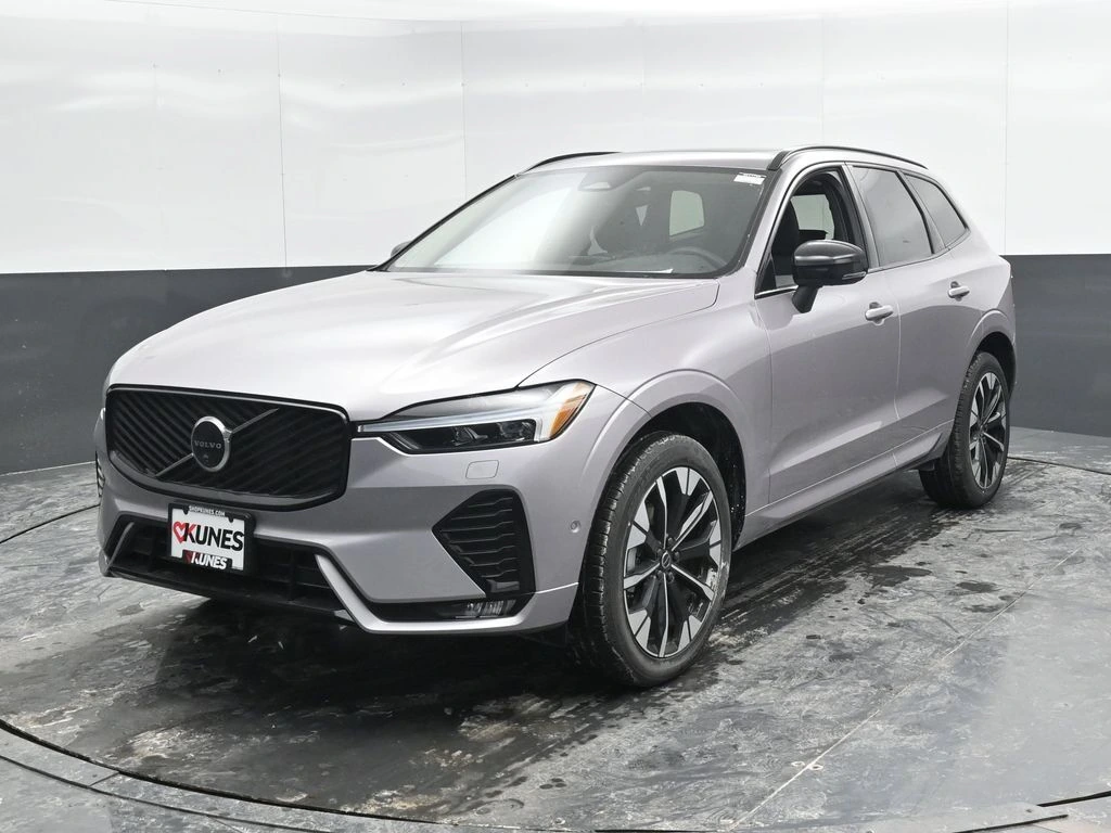 2026 Volvo - image 5