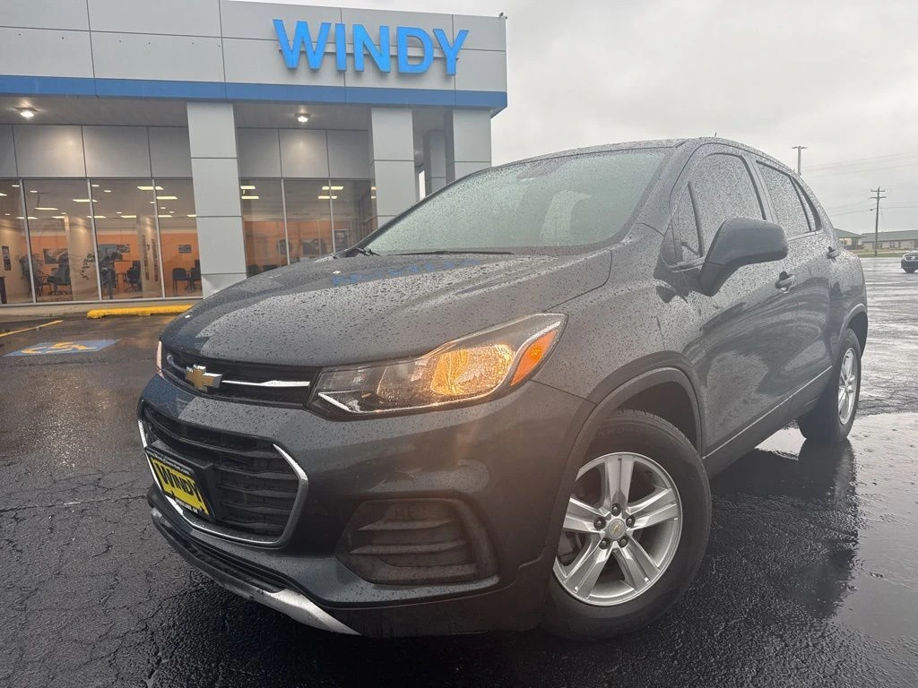 2021 Chevrolet Trax LS's photo