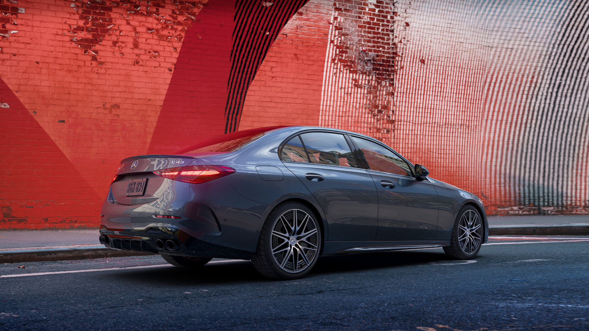 Mercedes-AMG C 43 vs. Mercedes-Benz C 300: