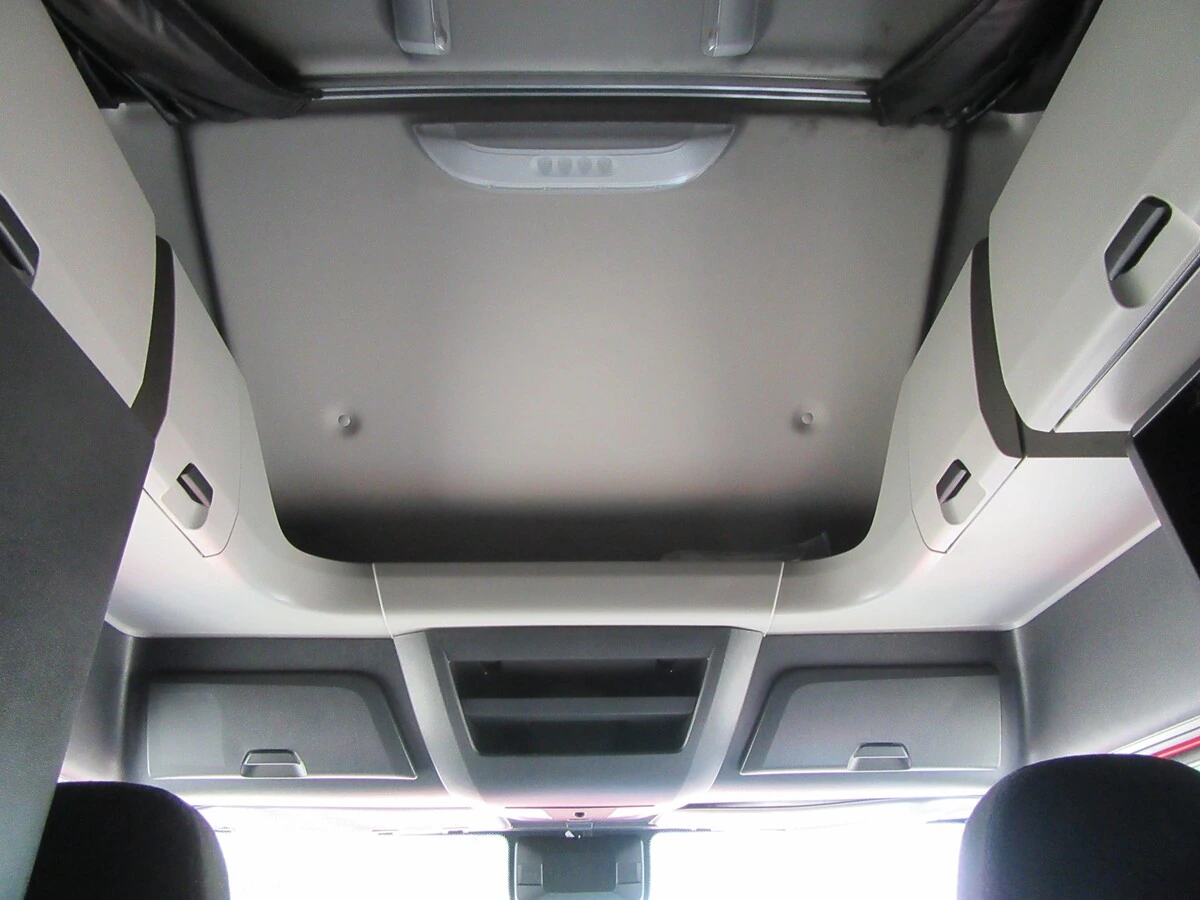 2022 Freightliner Cascadia - image 31